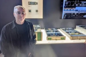 The explosion of AI computing power drives the upgrading of the fiber optic cabling industry | Overseas giants expand production
