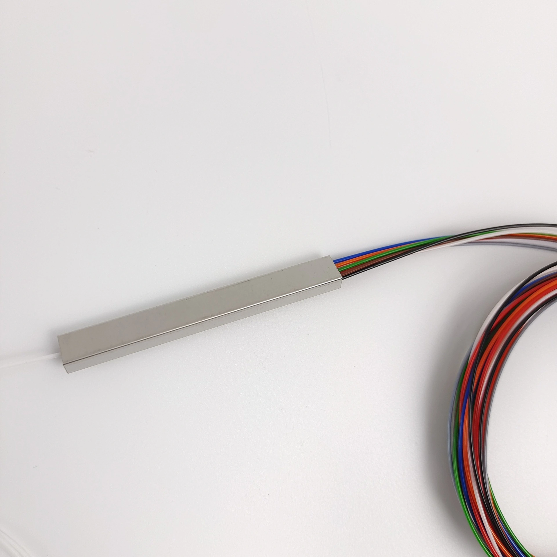 Mini steel tube housing and color-coded output fibers of the PLC Splitter 1x8